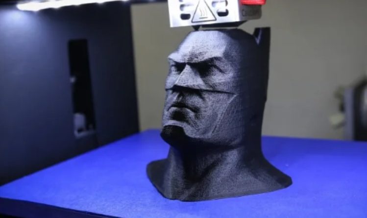3D printing adalah teknologi printer terbaru yang mampu mencetak objek tiga dimensi (3D) yang bisa dipegang dan dipakai tubuh.